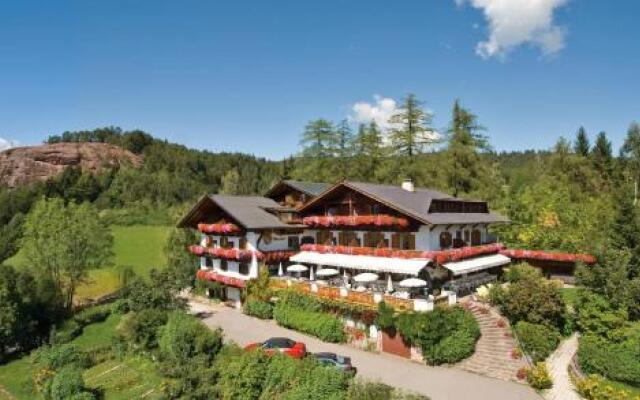 Отель Restaurant Oberwirt Италия, Лана - отзывы, цены и фото номеров - забронировать отель Restaurant Oberwirt онлайн вид на фасад