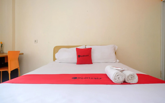 RedDoorz @ Jalan Pramuka Manado