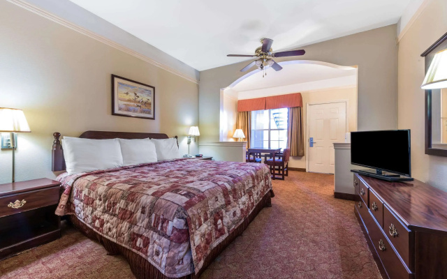 Super 8 by Wyndham Greenville