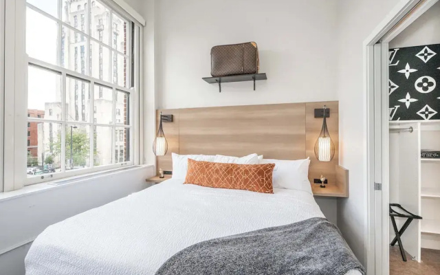 The 333 Suites For 24 Guests