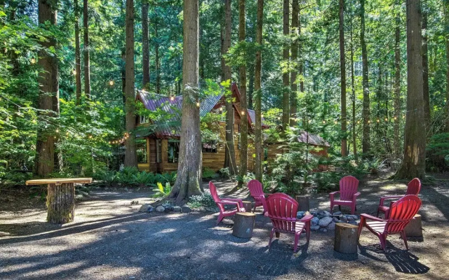 Three Enchanting Riverfront Cabins: Hot Tub Access