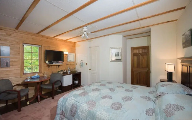 Cedarwood Lodge