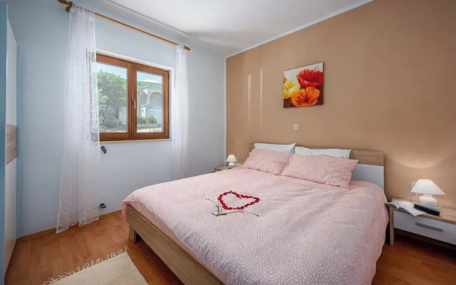Apartment in Drenje With Sauna