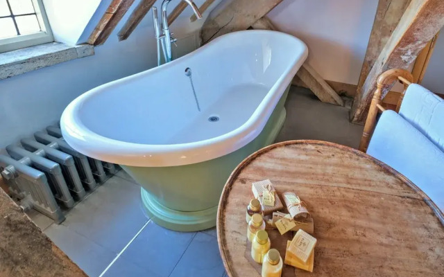 Apartment in Brackley Town Hall Charm