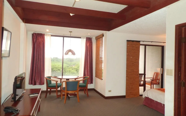 Cliffside Hotel