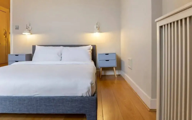 Modern & Cosy One Bedroom Apartment, Close to Tube