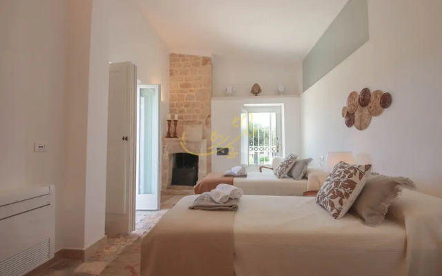 TD Trulli Benedetta w Pool in Peaceful Nature