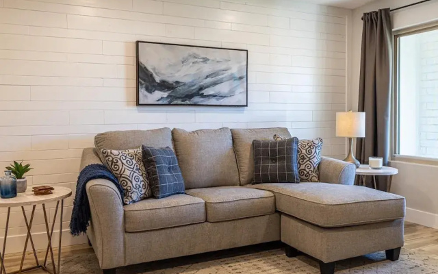 Open Floor Mesa Gable Vacation Home with Heated Pool by Redawning