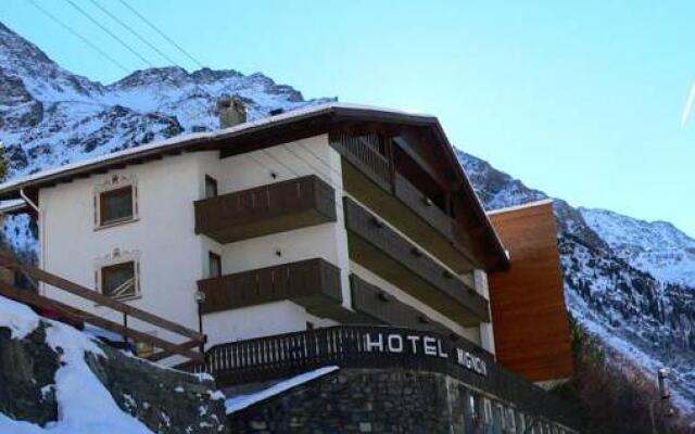 Hotel Mignon Стельвио вид на фасад