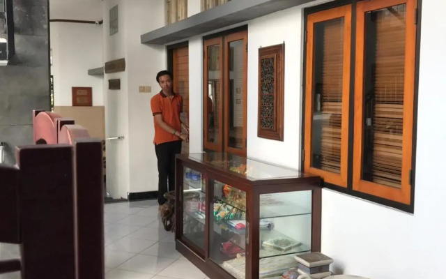 Dinnar Homestay Gayungan Syariah RedPartner