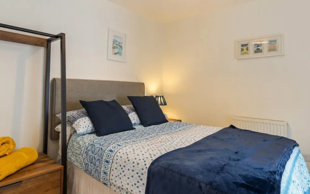A Stone s Throw - Sea Views Yards From Beach