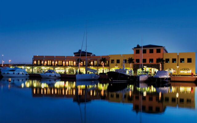 Отель Marina Place Resort Генуя вид на фасад