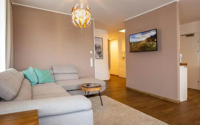 Alpine Appartement Top 4 by AA Holiday Homes