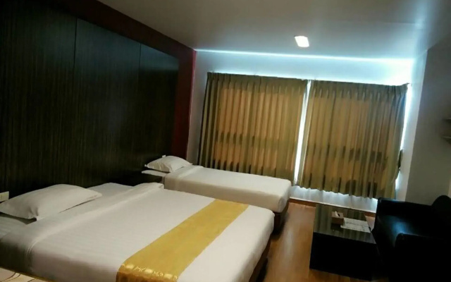 101 Holiday suite