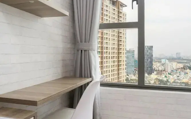 Refined Saigon - Rivergate Apartment