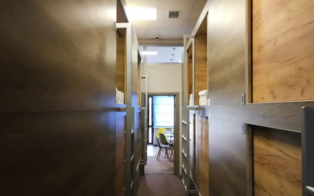Capsule Hotel