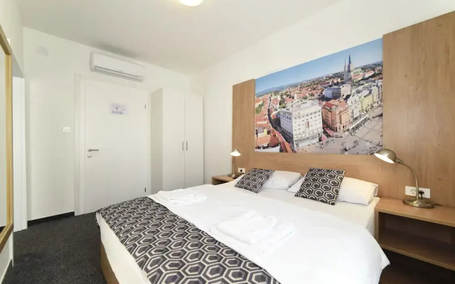 Hotel Dora
