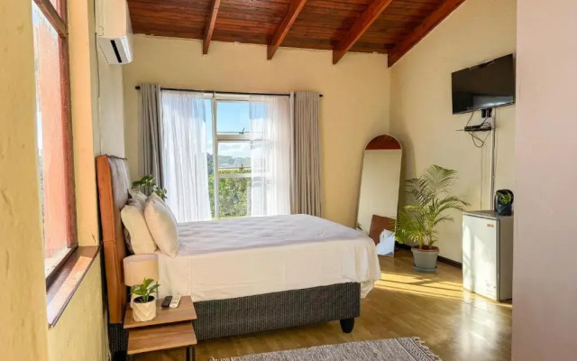 Palm Grove Lodge