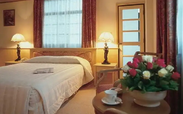Отель Golden Cliff House комната для гостей