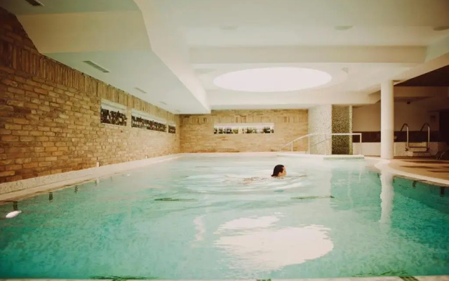 Crocus Gere Bor Hotel Wine Spa