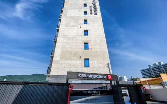 Hotel signature