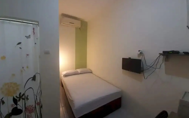 OYO 93274 Oren Home Bekasi