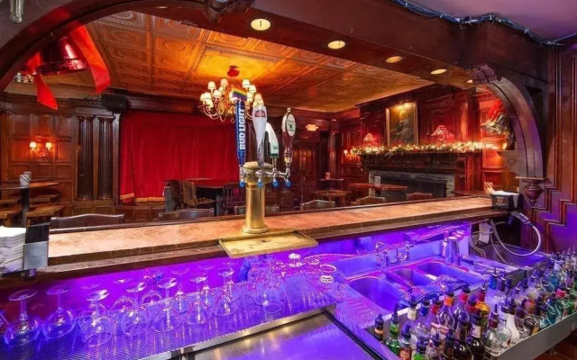 The Raven Resort