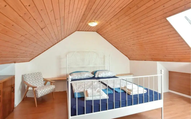 Beautiful Home in Duce With Wifi and 3 Bedrooms