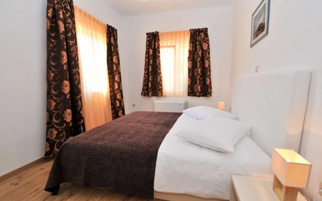 Lastura Aparthotel & Mobile Homes