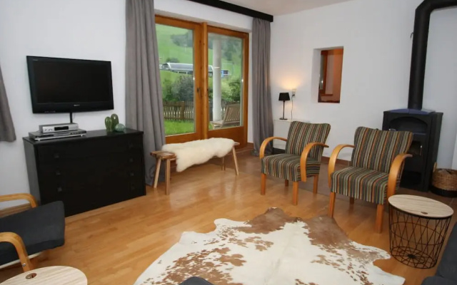 Cozy Chalet in Maria Alm with Terrace