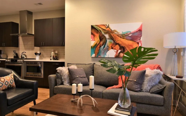 Classic City Condo Views From Golden Triangle