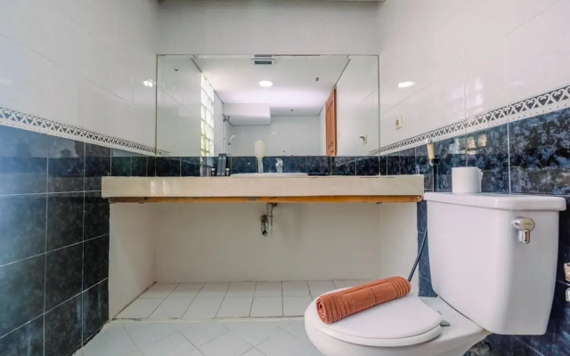 Homey and Spacious 3Br Kondominium Juanda Apartment