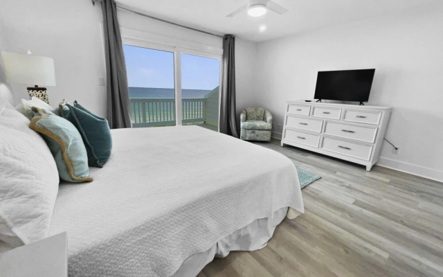 Seacrest - 6 - 2 Br townhouse by RedAwning