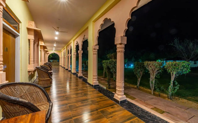 Jungle Cave Resort