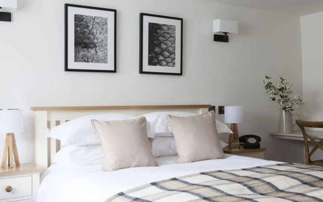 Tudor Farmhouse Hotel