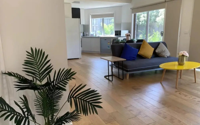 Delicate Bundoora townhouse 10