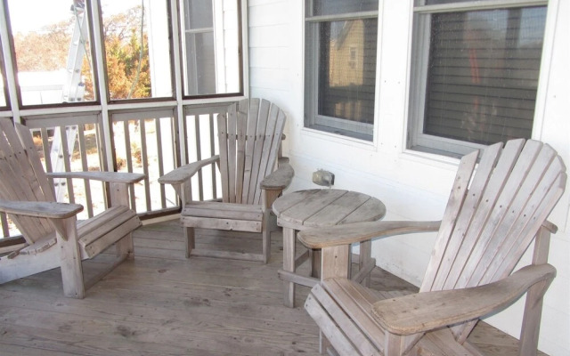 Spartina 3 Bedroom Cottage by RedAwning