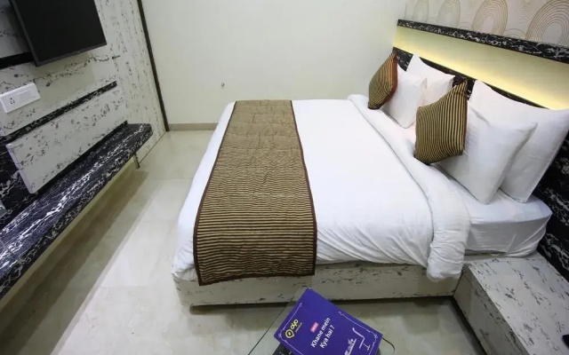 OYO Premium Home Guard Chowk Dwarka