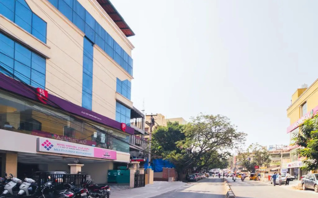 FabHotel Vinflora Banjara Hills