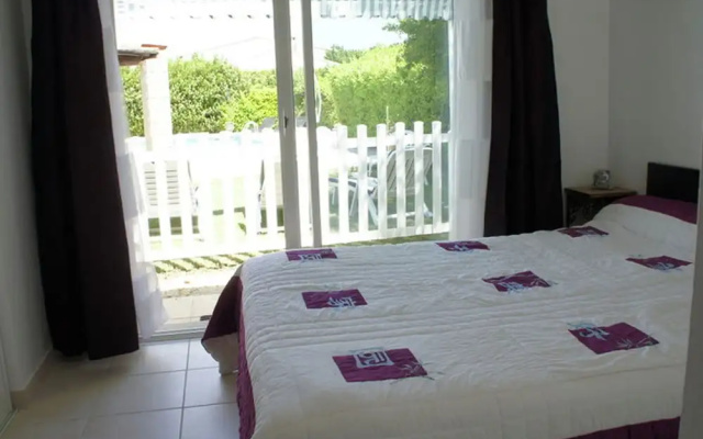 Charming Holiday Home in Robion With Swimming Pool