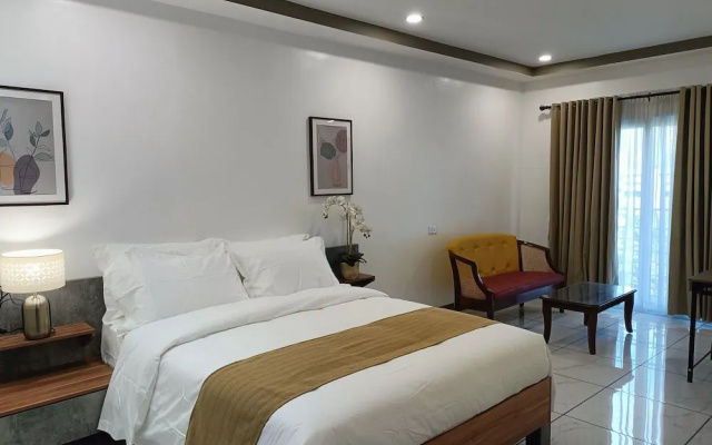 Rosh Hotel
