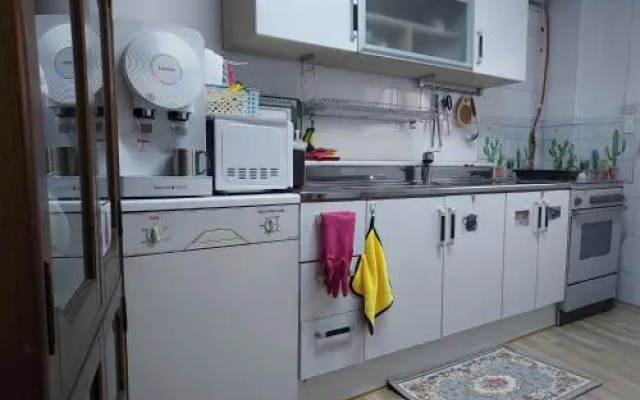 J&J Guesthouse