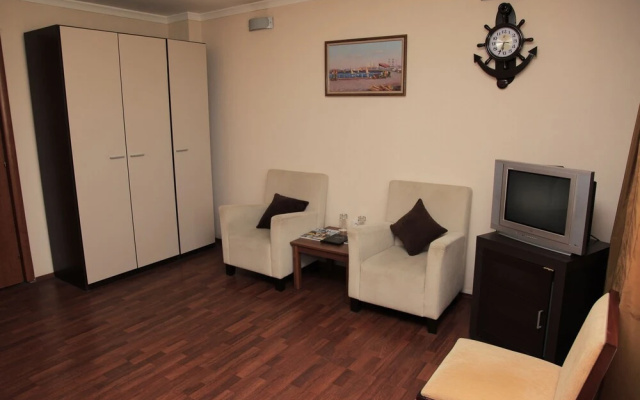 Sea Port Hotel
