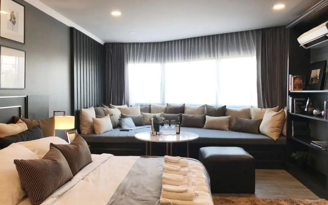 Stay in Style The Heart of Nimman R306AB