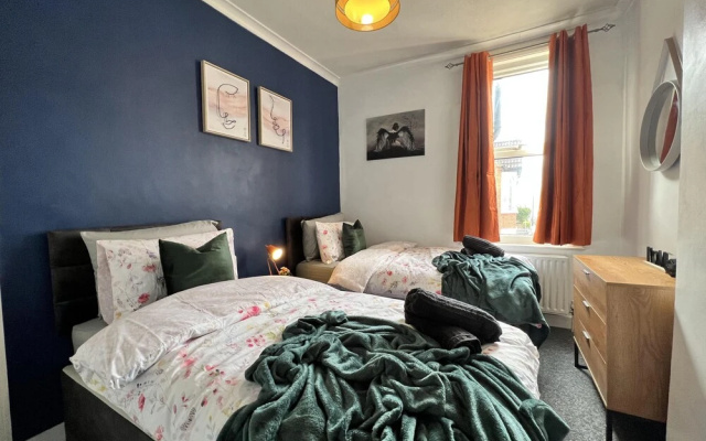 Captivating 2bed House in Southend Pet Friendly!