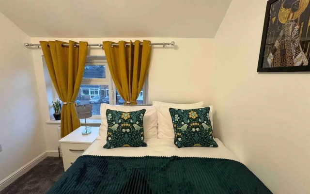 3-bed Home, Sleeps 8, Ideal for Large Groups
