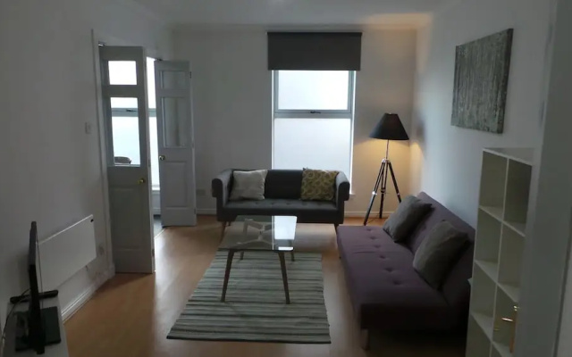 Oxford Street Apartments