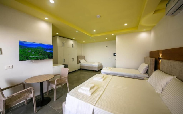 Tonis Rooms Vlore