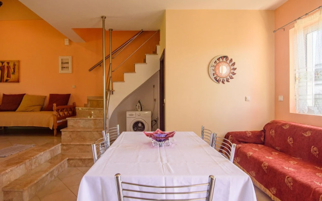 Kyparissia Garden Retreat - Spacious Duplex