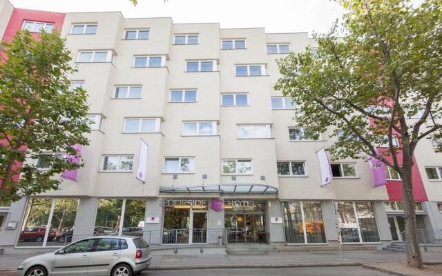 Fourside Hotel Suites Vienna In Vienna Austria From None - 